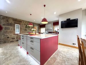 Photo 25- click for photo gallery